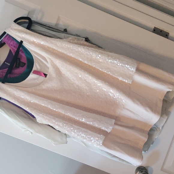 3 Tank Tops - Picture 7 of 13